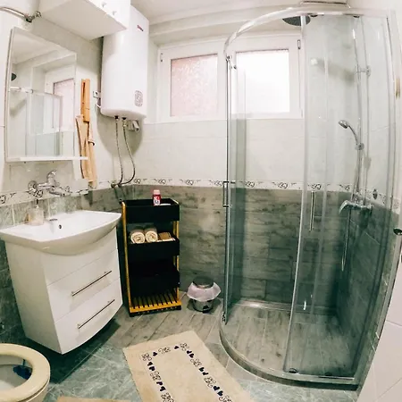 Flat Apartment *